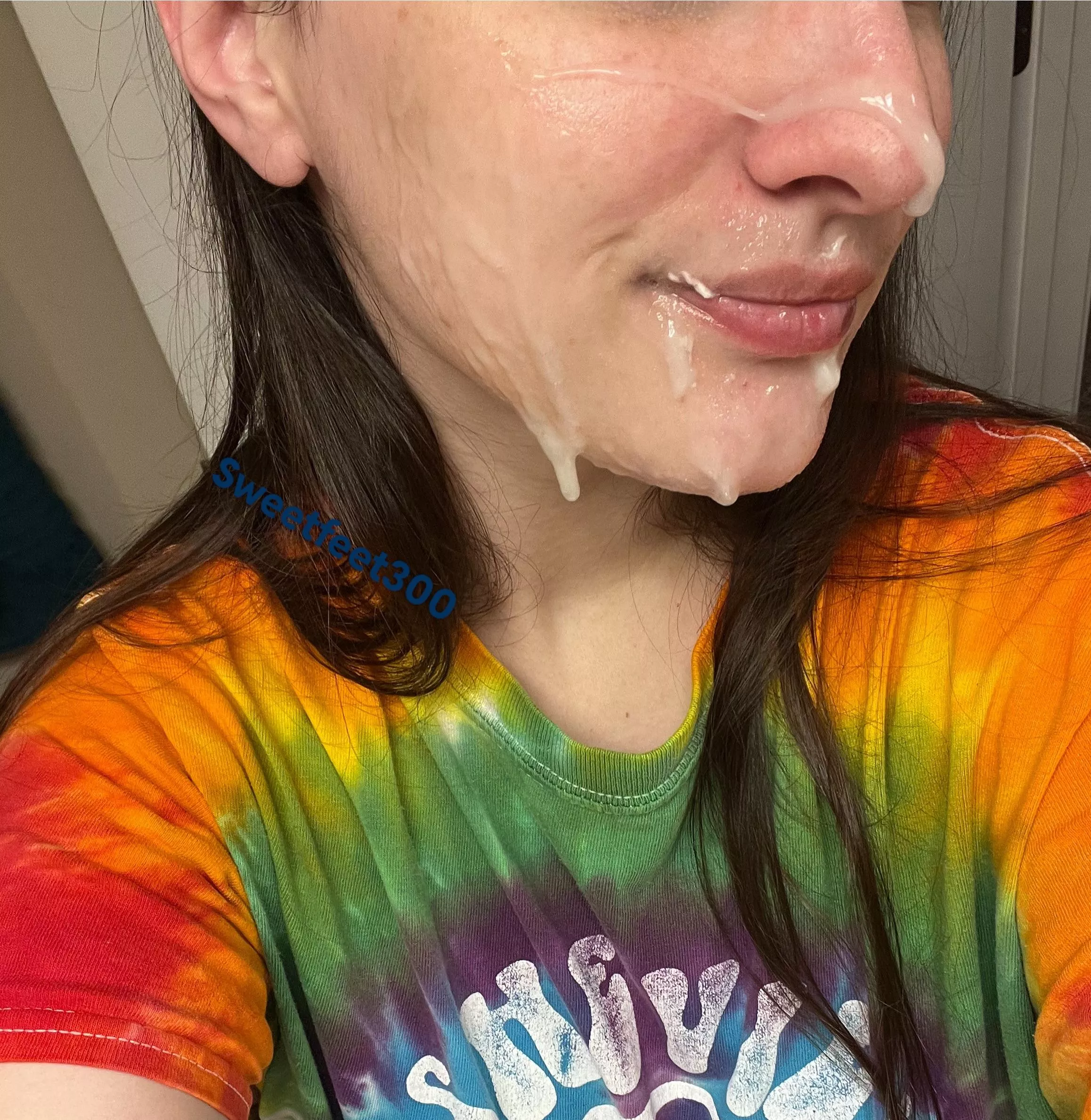 This is how he woke me up😋