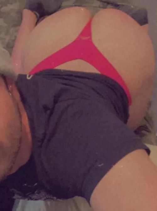 Wanna suck dick in this outfit :)