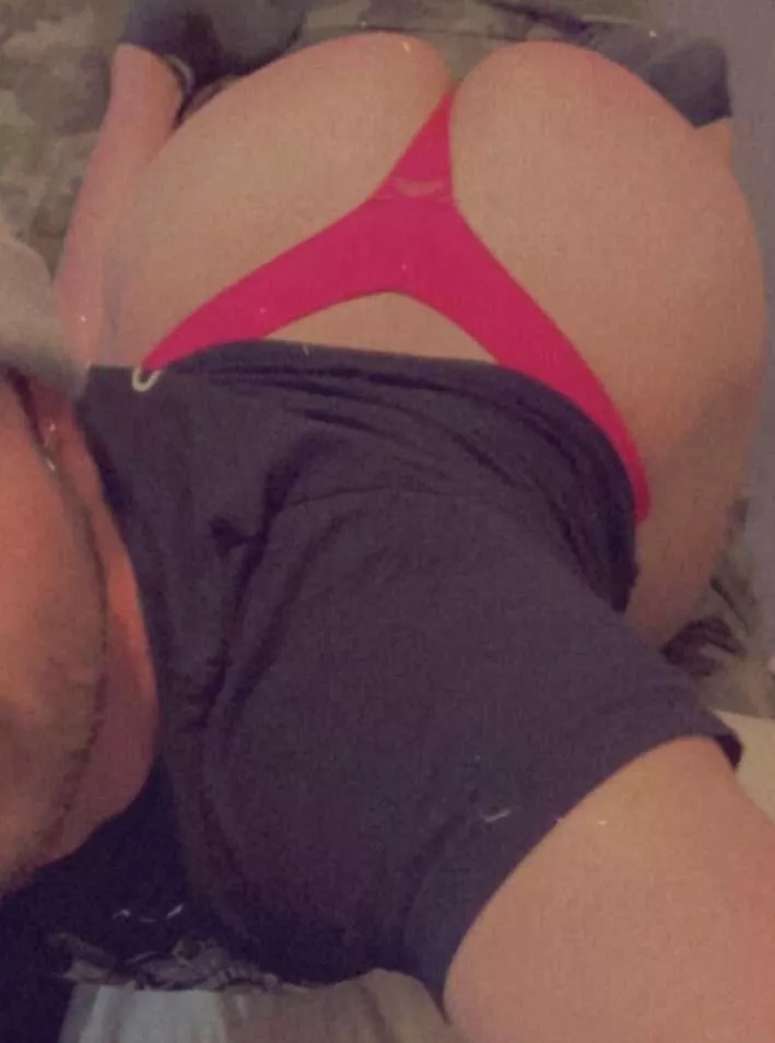 Wanna suck dick in this outfit :)