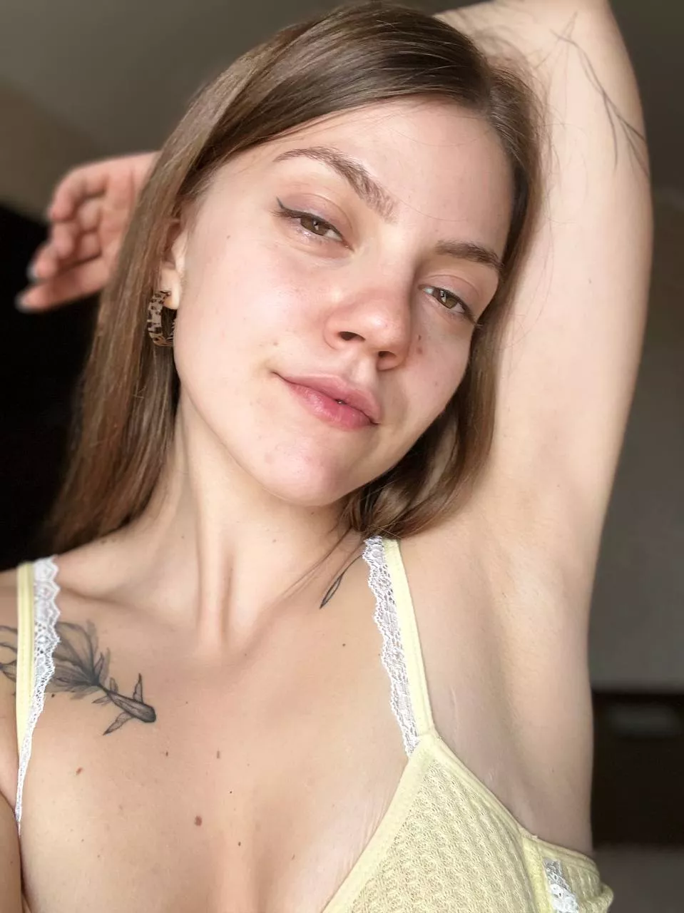 Where would u kiss first? Lips or armpit?