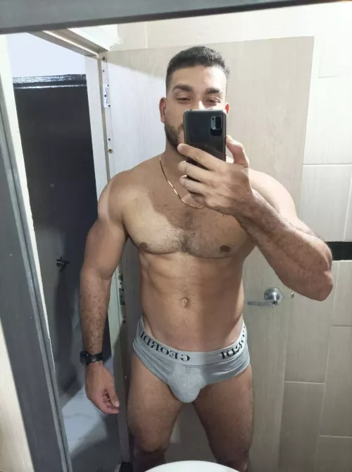 Which pair again fellas? 🤠😸