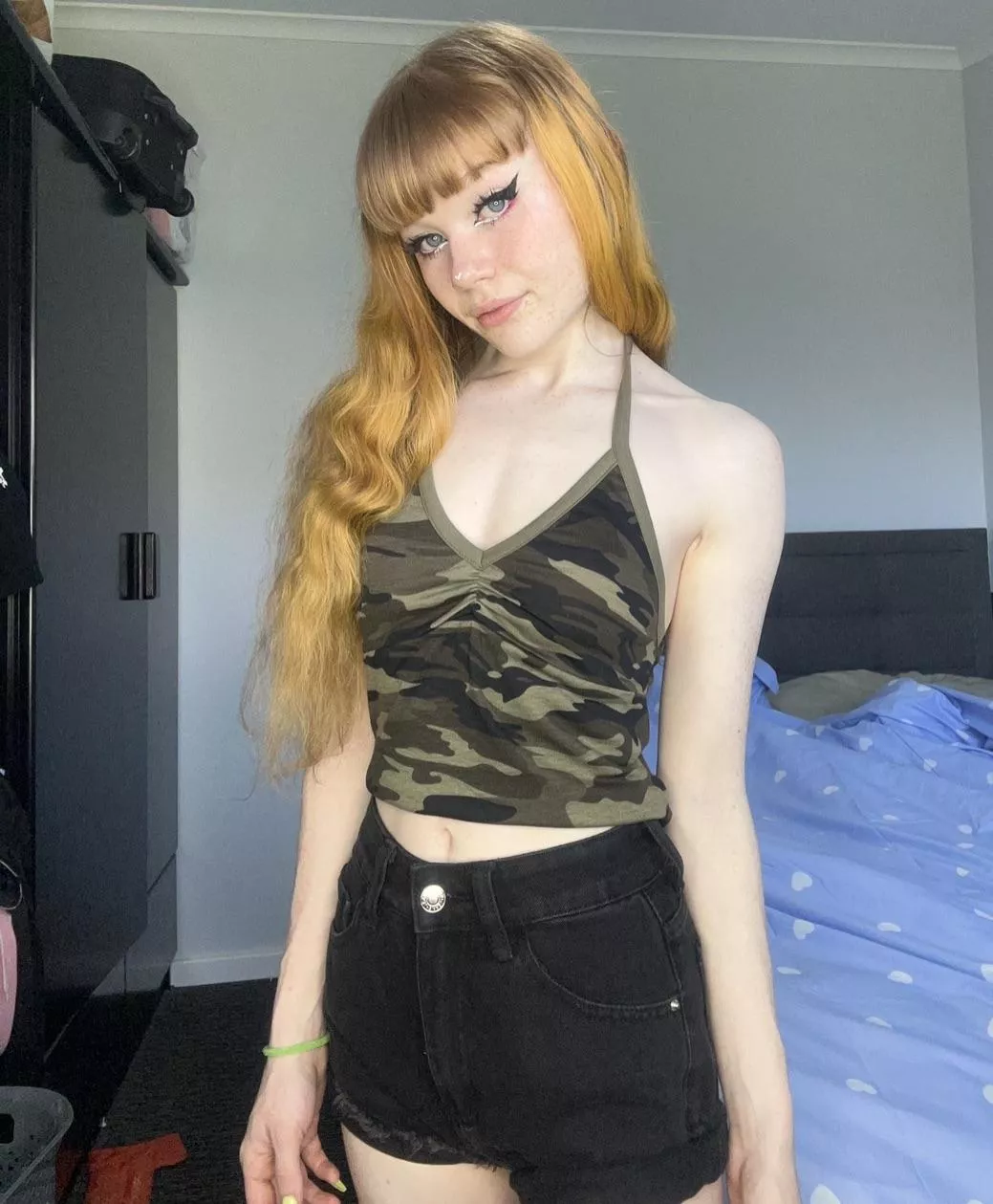 your daily dose of redhead