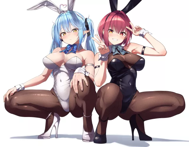 Bunny Lamy and Marine squatting (Shinomu) [Hololive]