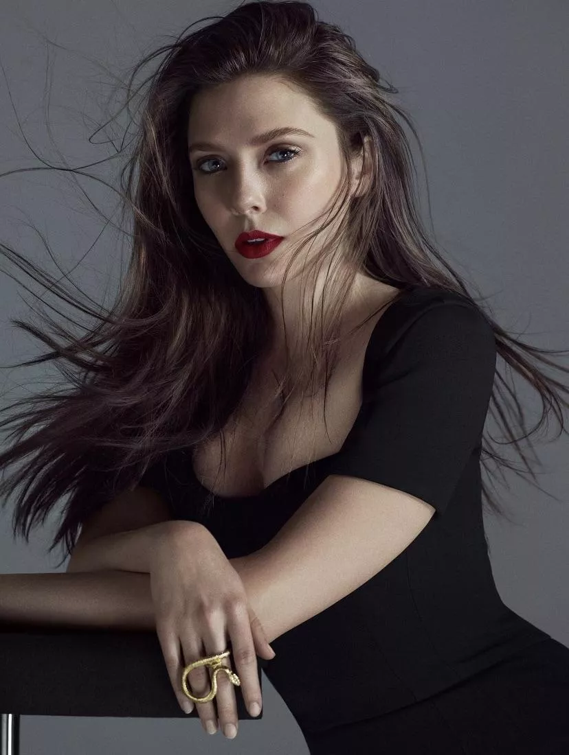 Elizabeth Olsen makes me so weak!Please make me goon to her!