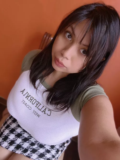 (F) Feeling cute today