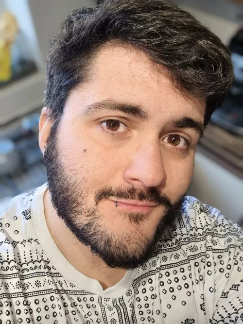 Happy Friday! Anyone got any fun plans tonight? What we going to play? 😜