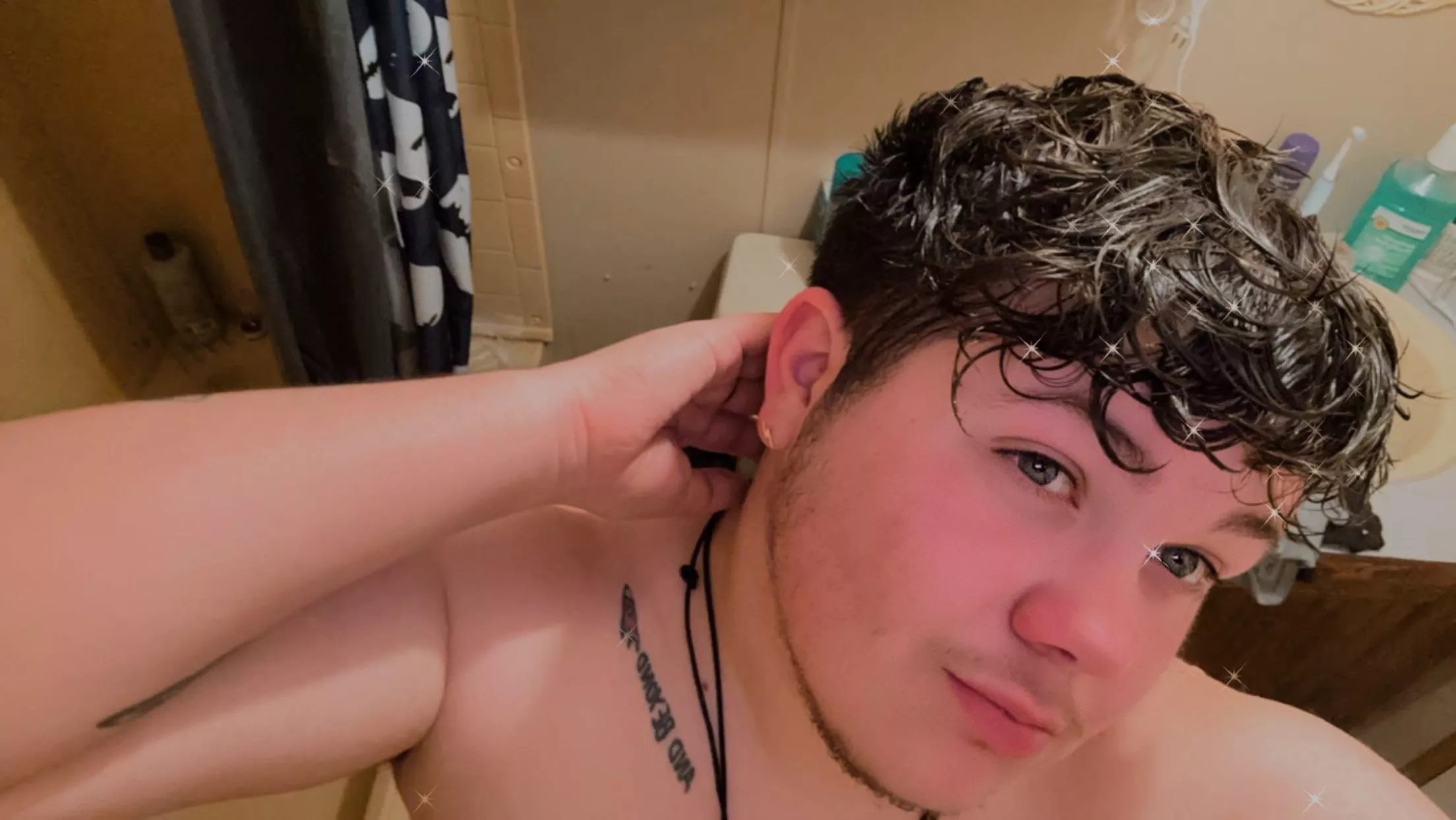 Hello! anyone wanna be frens 😇 (M21)