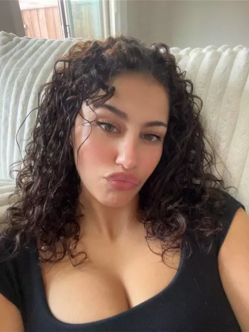 Home alone right now 🤭🤤