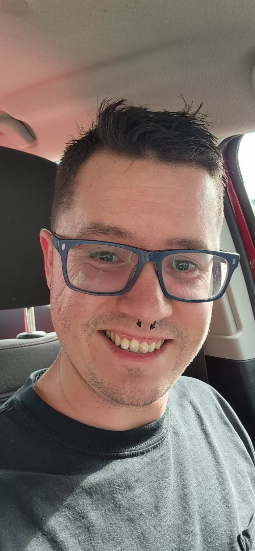 Looking for friends to play Snowrunner with. Dms open.