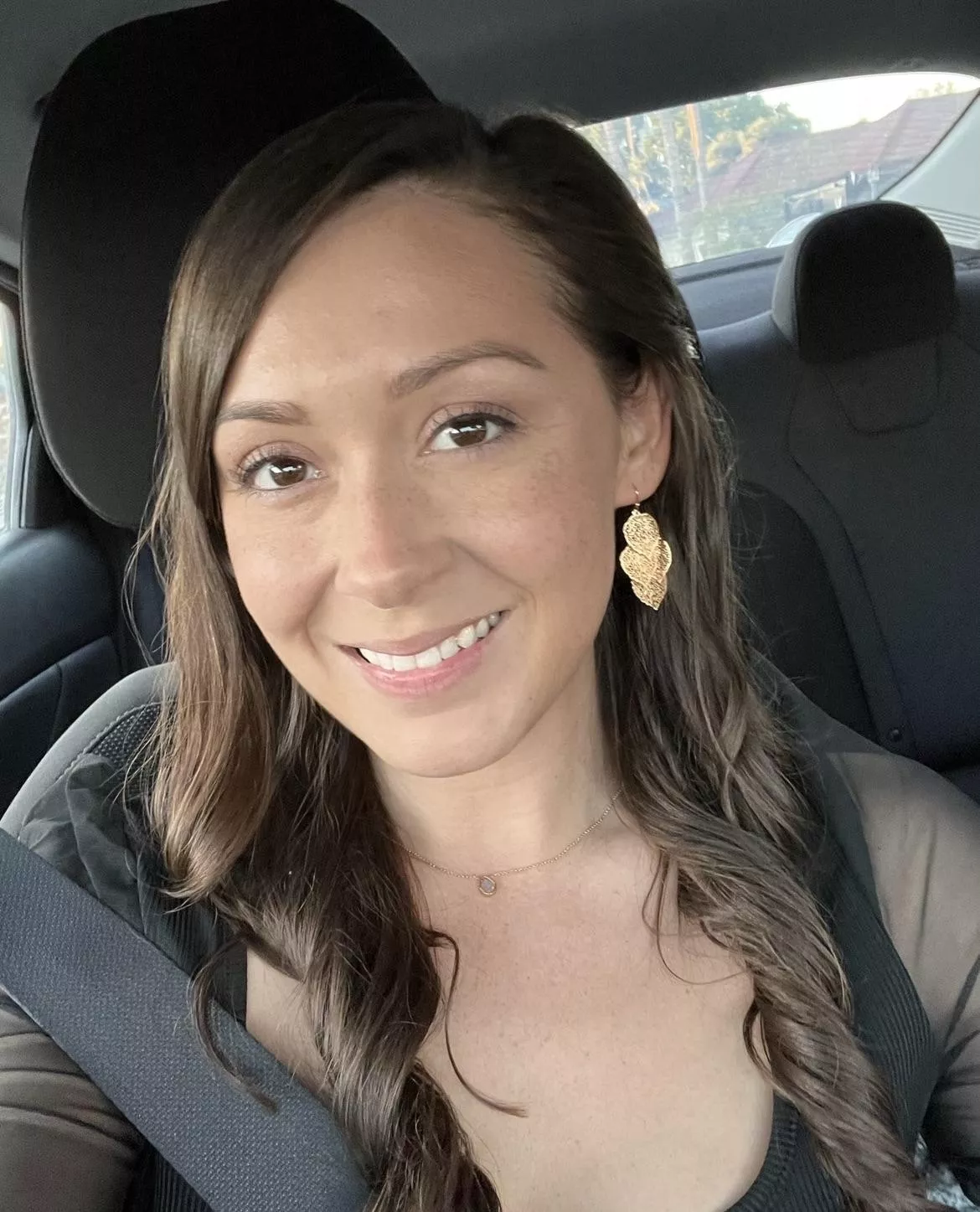 Love my brown hair when it’s curled!