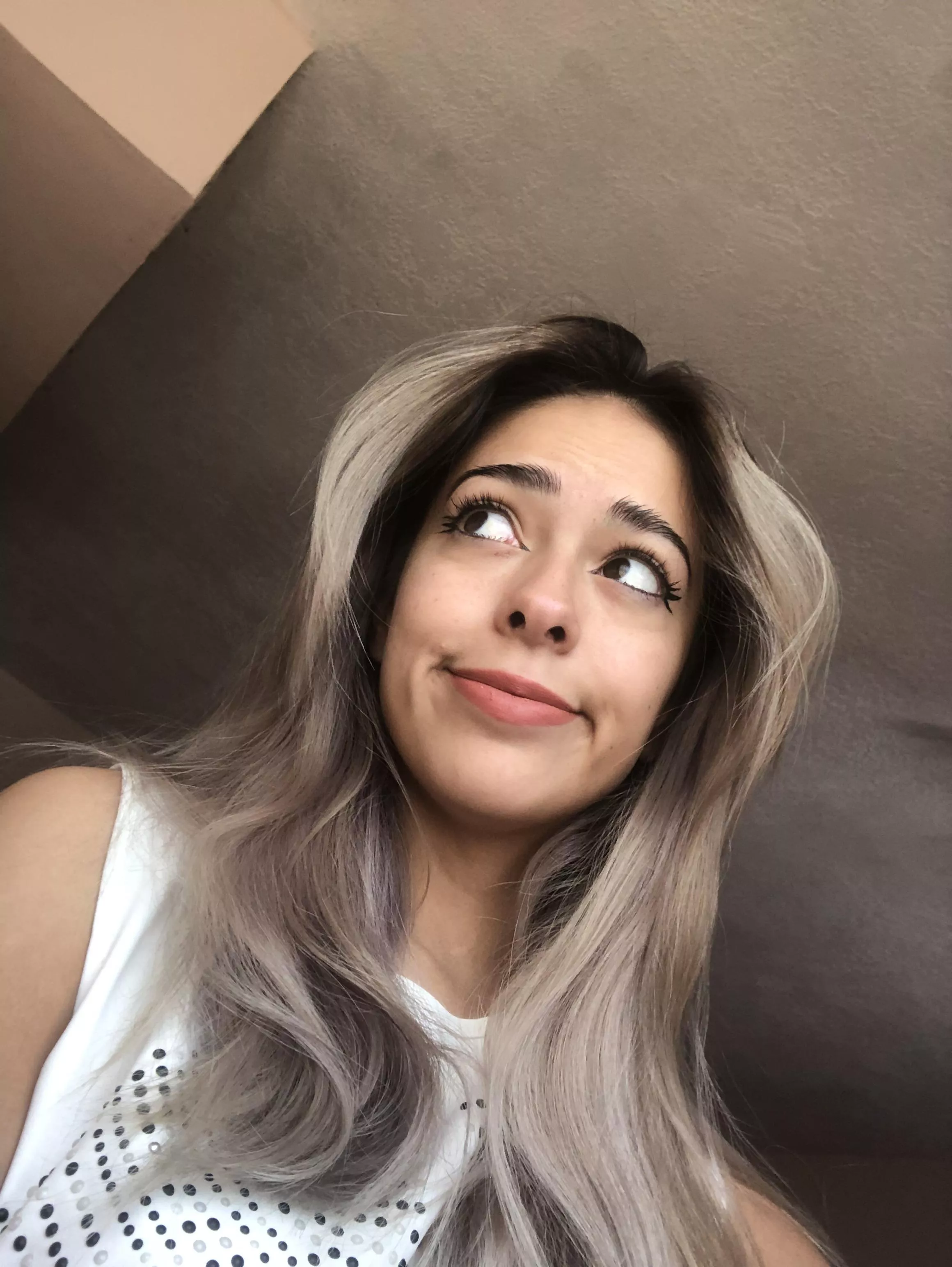 My messing morning hair, the roots are starting to grow, should I get my hair bleached again?