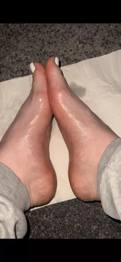 My oily feet