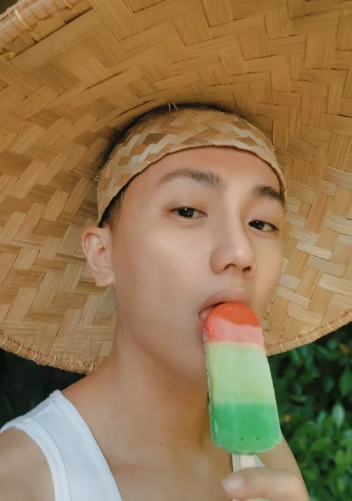 A very hot sunday in the tropic of capricorn