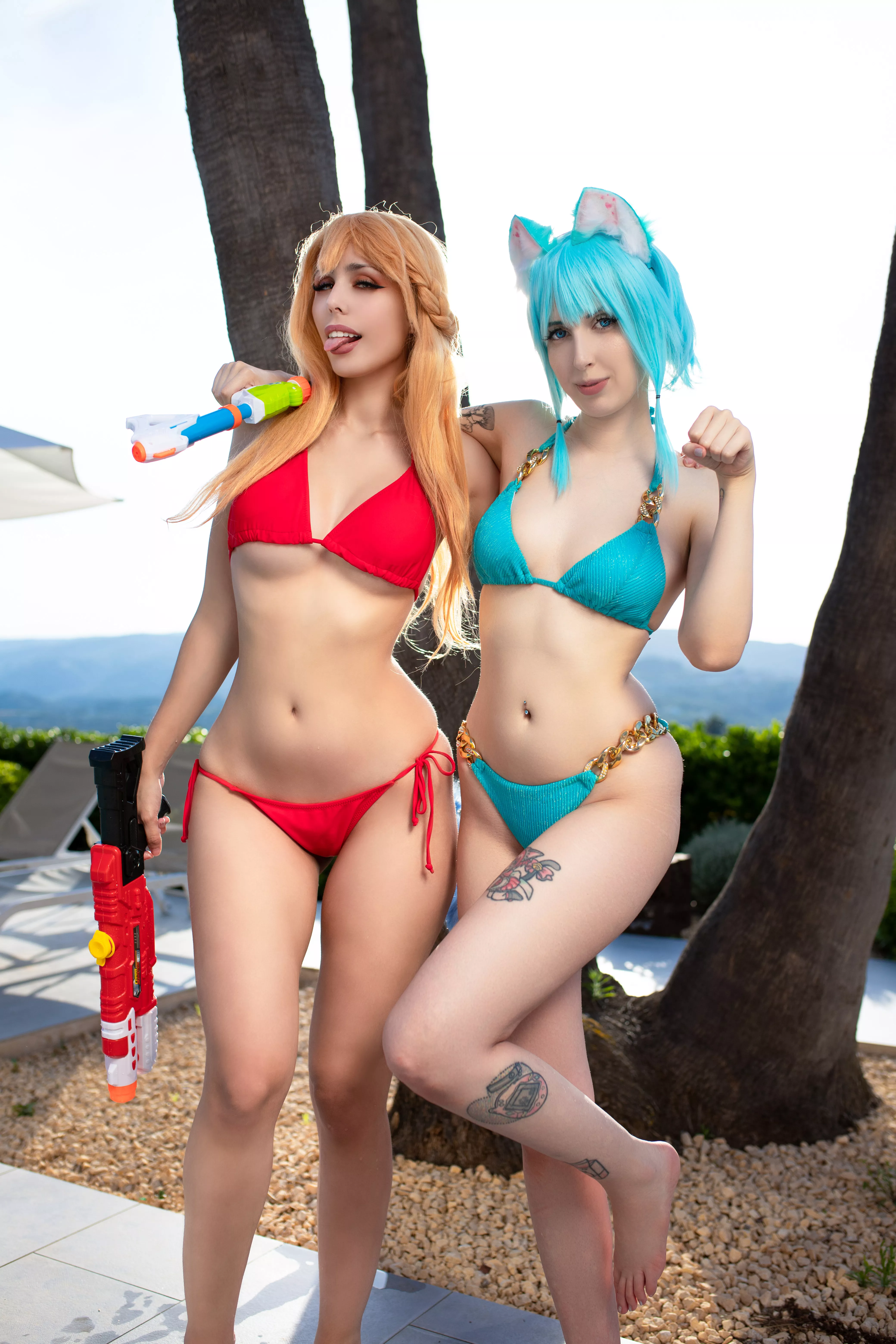 Asuna and Sinon pool party! Sword Art Online cosplays by Kate and Kerocchi