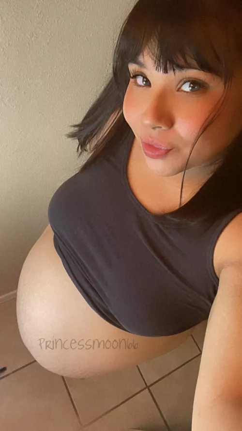 Can’t see my feet anymore 😆 30 weeks 🤰🏻