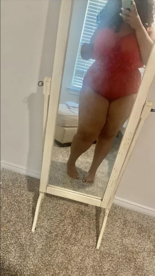 Cherry red and blurry pics🍒