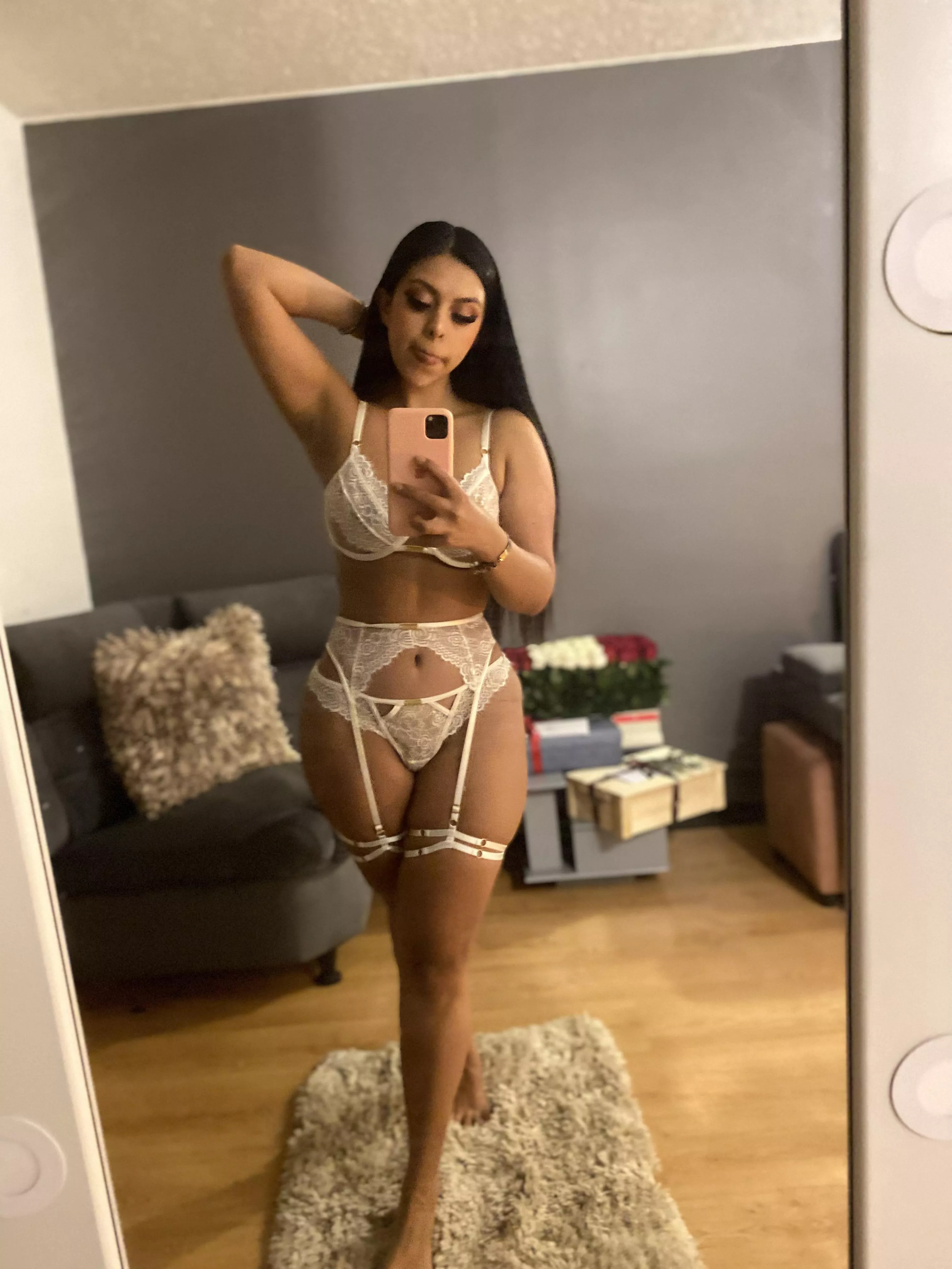 Do u wanna know more about me? You know, my link in Bio