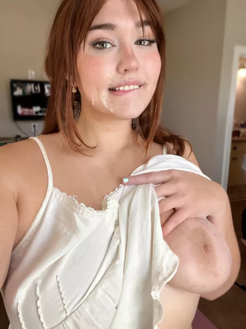 he painted my slutty face like a canvas >~>