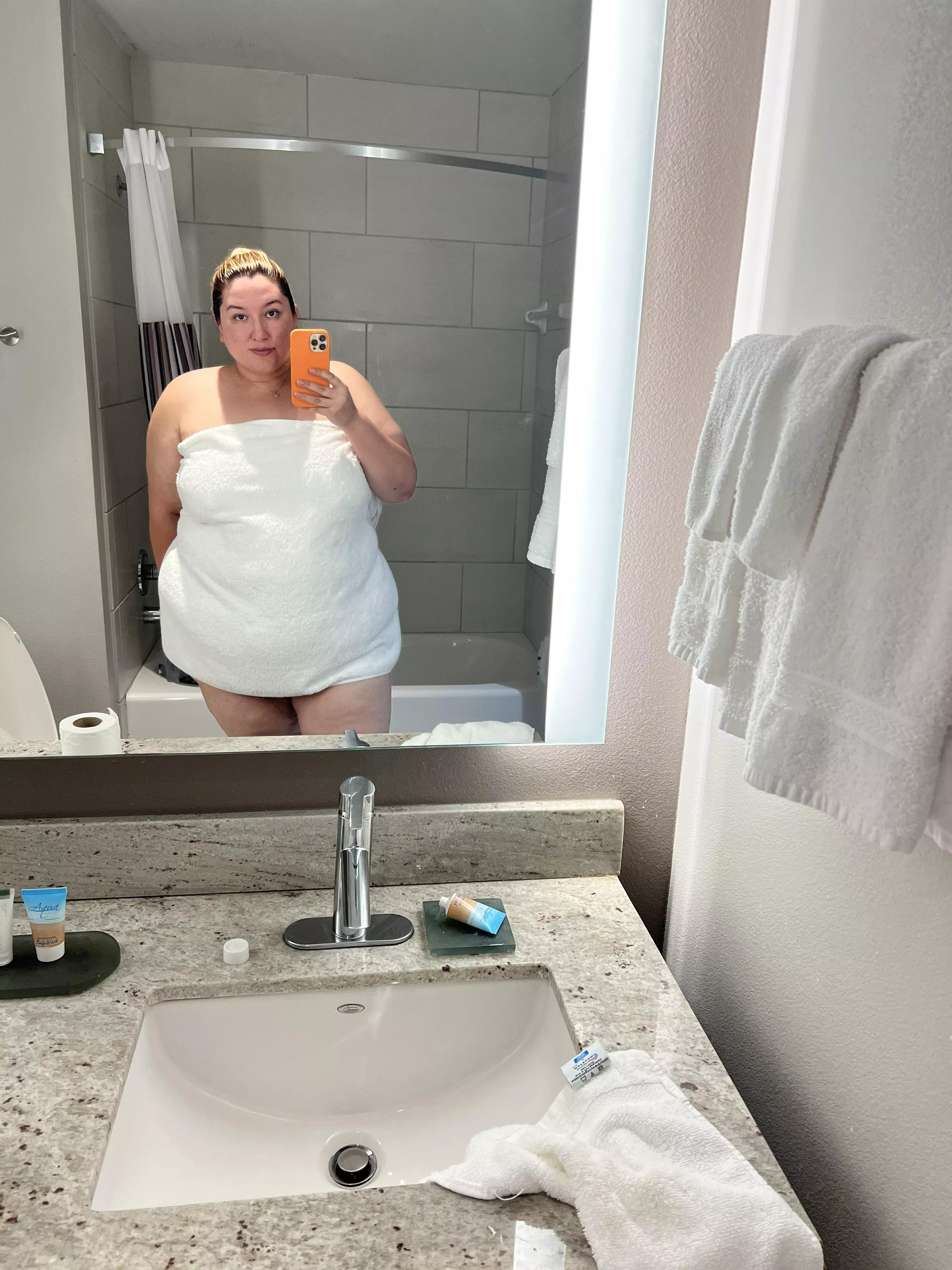 Hi 💕 Hotel Bathroom Selfie