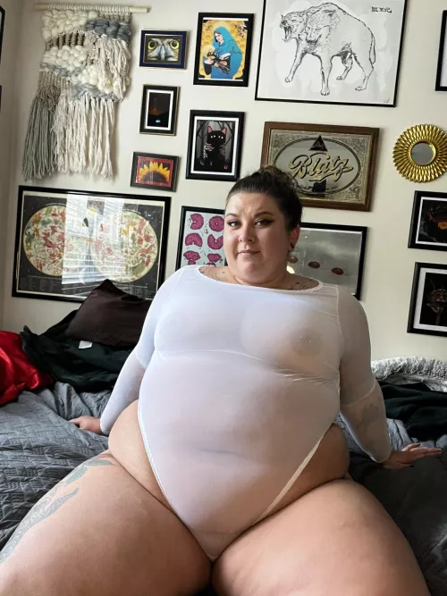 I love how this cuts in at my waist to show off my thighs and belly