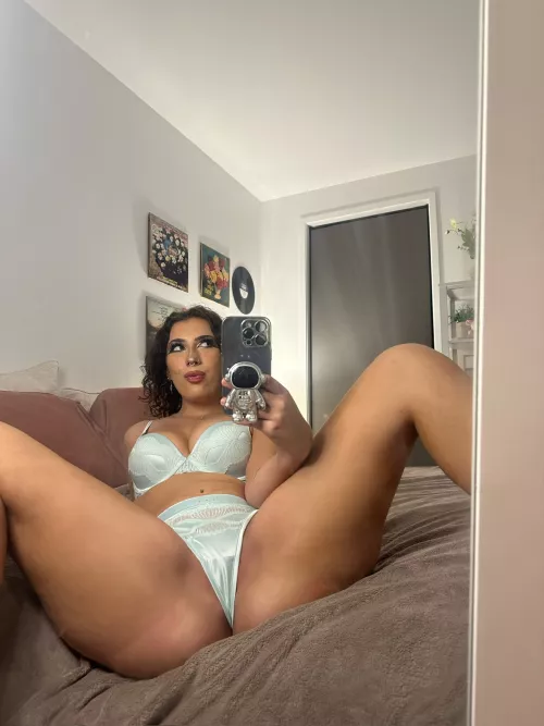 i need you in between these legs