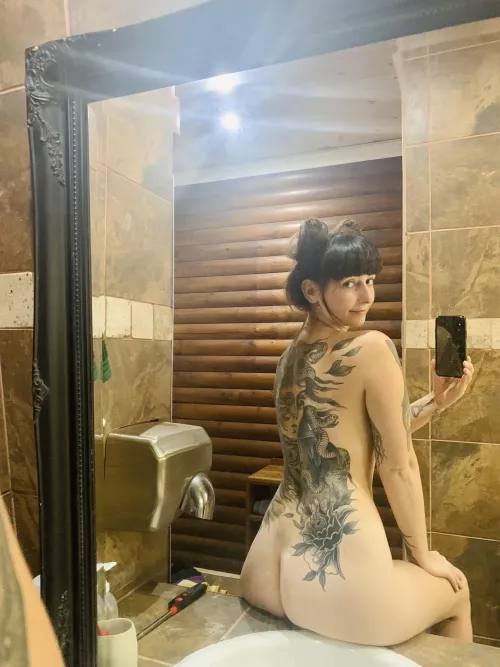 It’s only polite to offer a tall girl somewhere to sit… [f]