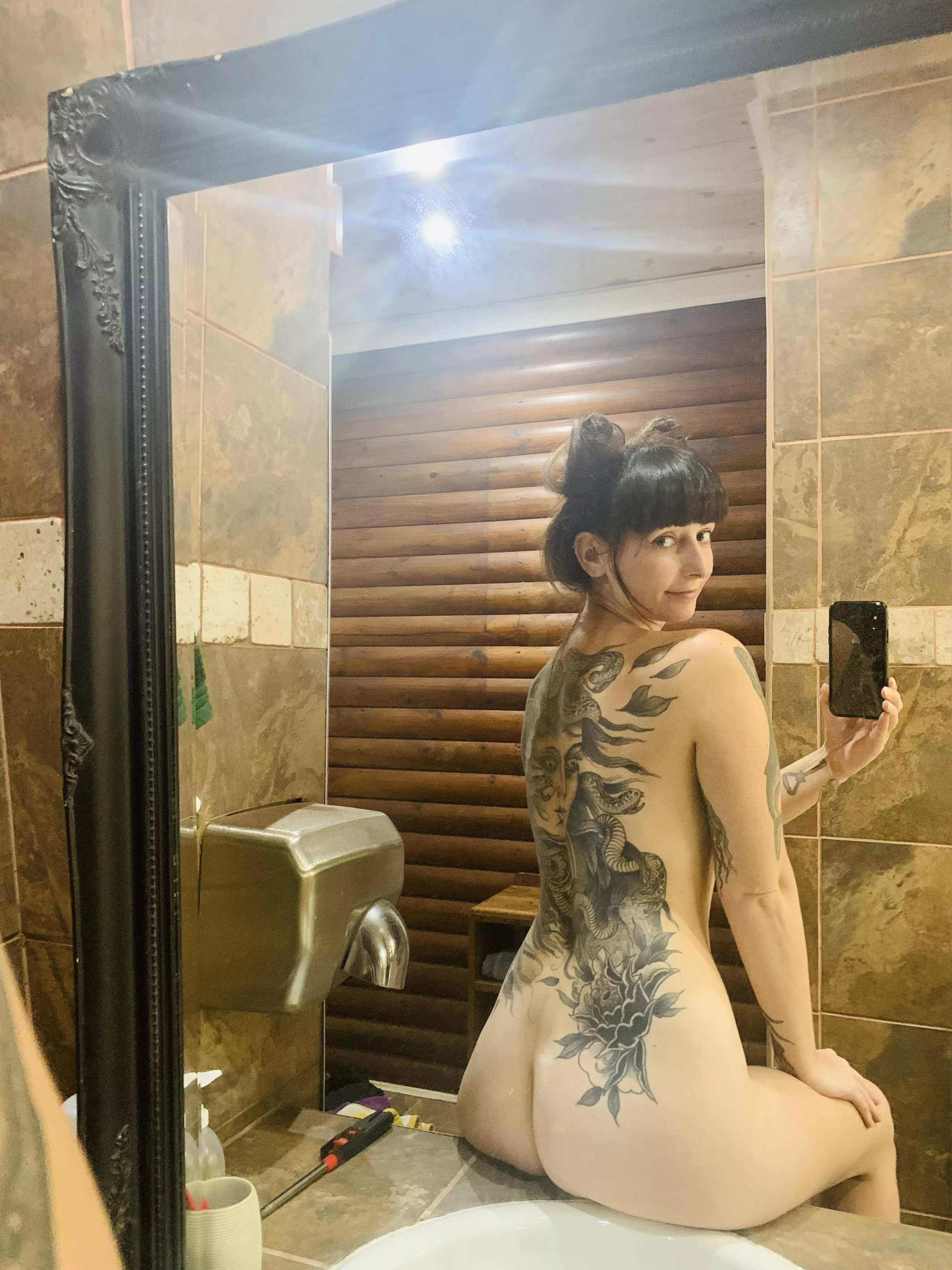 It’s only polite to offer a tall girl somewhere to sit… [f]