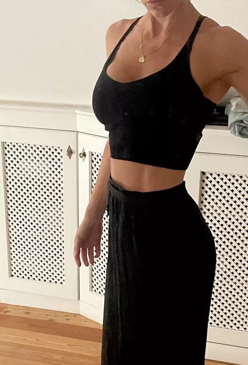 Mum 34, do you like me in my croptop?