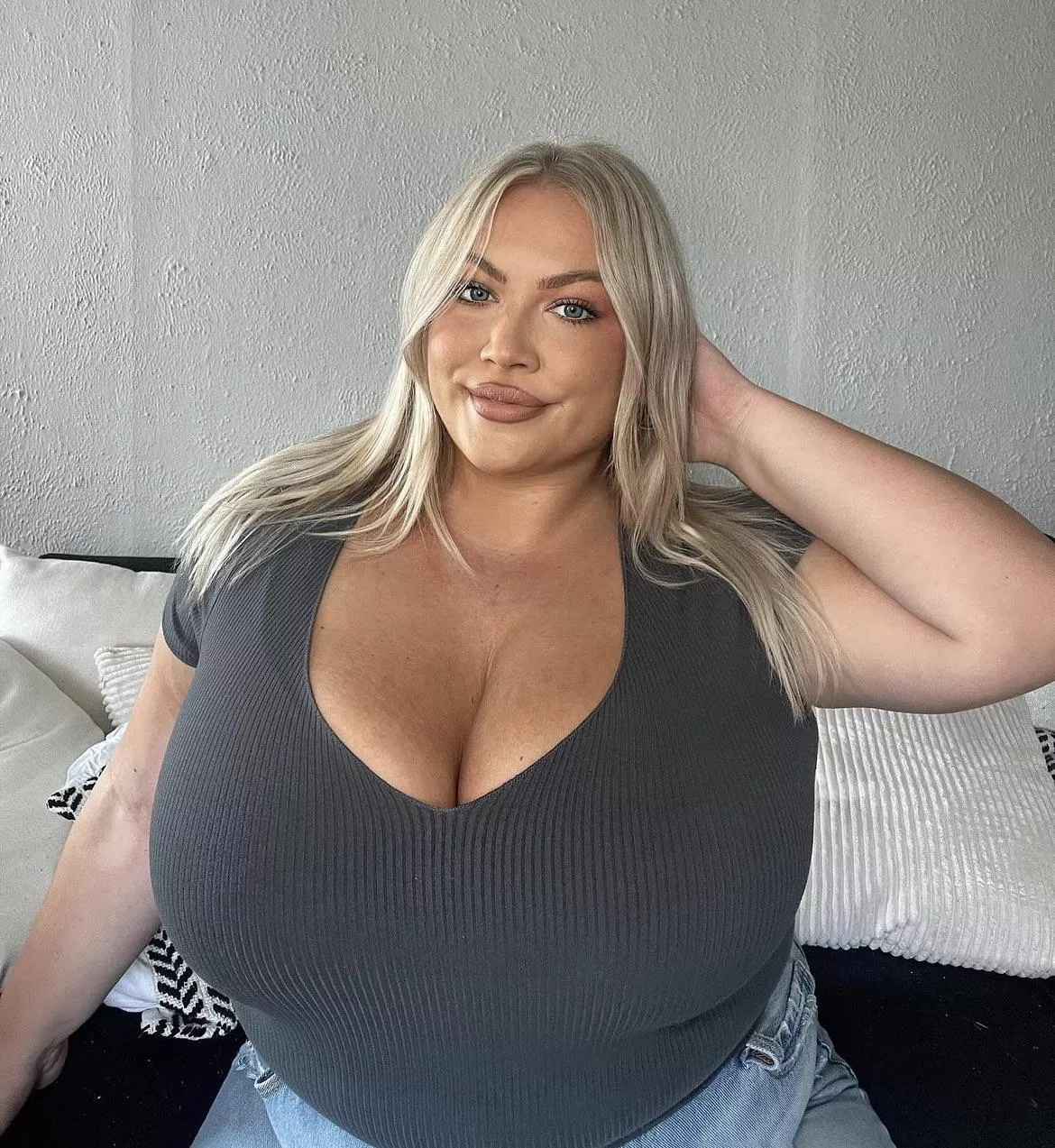 Probably the biggest rack of tits I’ve ever seen