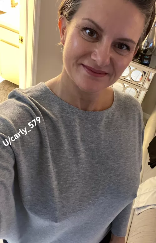 Rainy Saturdays are for comfy sweatshirts and no bra.