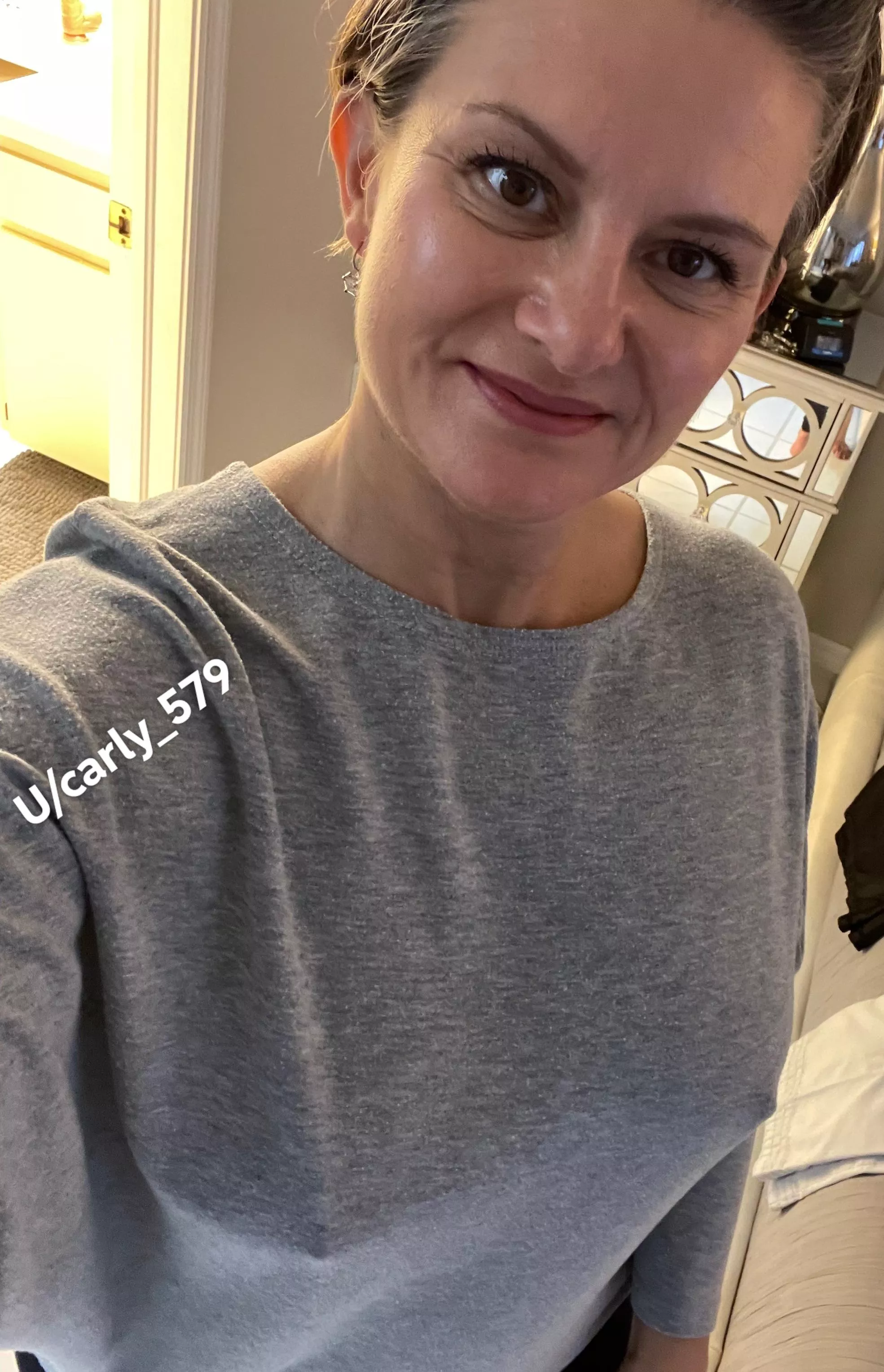 Rainy Saturdays are for comfy sweatshirts and no bra.