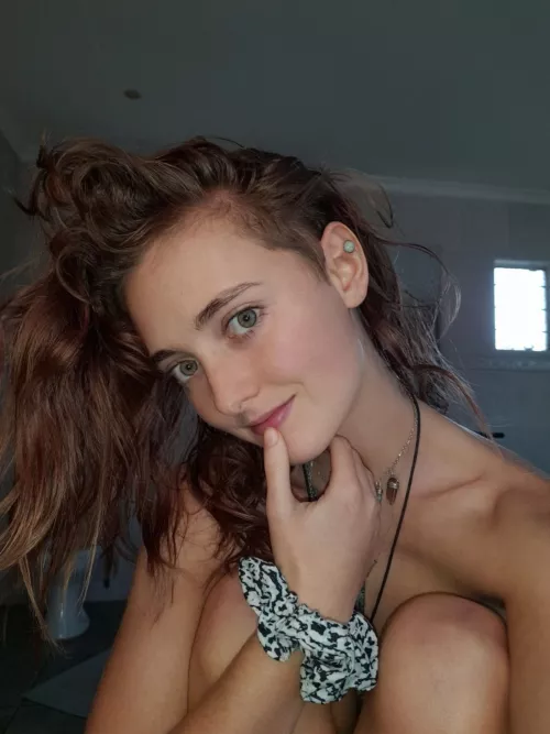 Such a cute face for you F18 [IUTR]