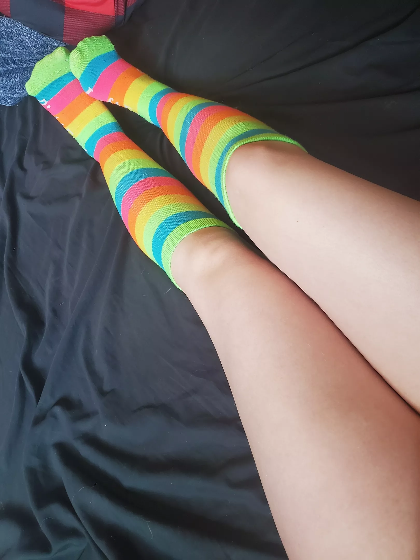 The rain is coming, and so are the rainbows 🌈 [Selling]