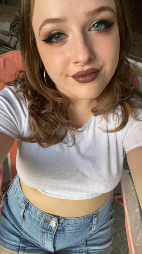 this belly bulges out of all of my clothes now daddy 🥵❤️ can't be our lil secret anymore I suppose 😗