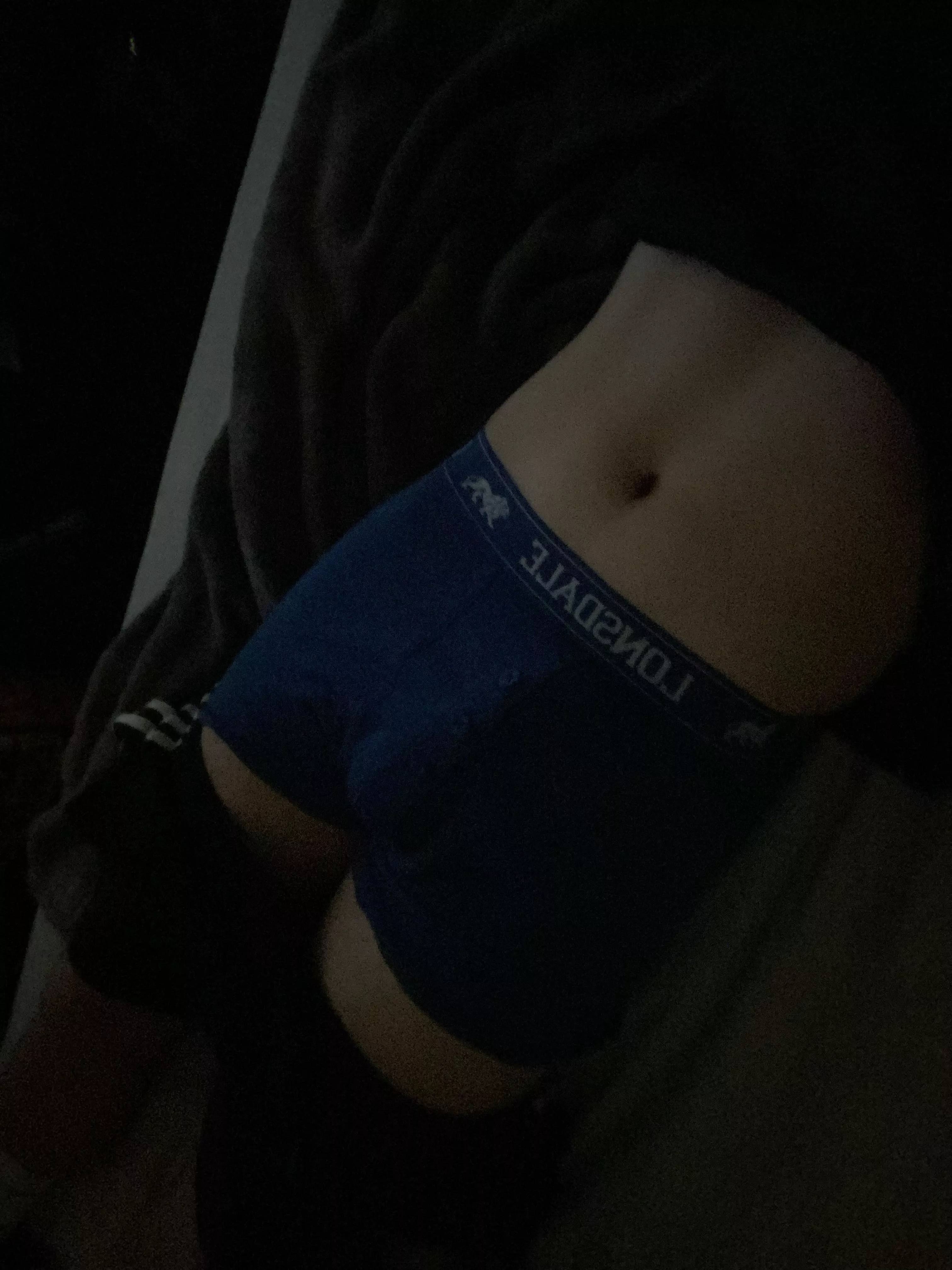 20 m alone in college accom looking for an older dom to humiliate me. Be kinky