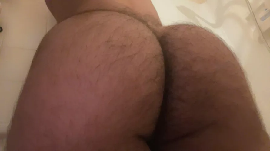 Cream on my hairy ass? (20)