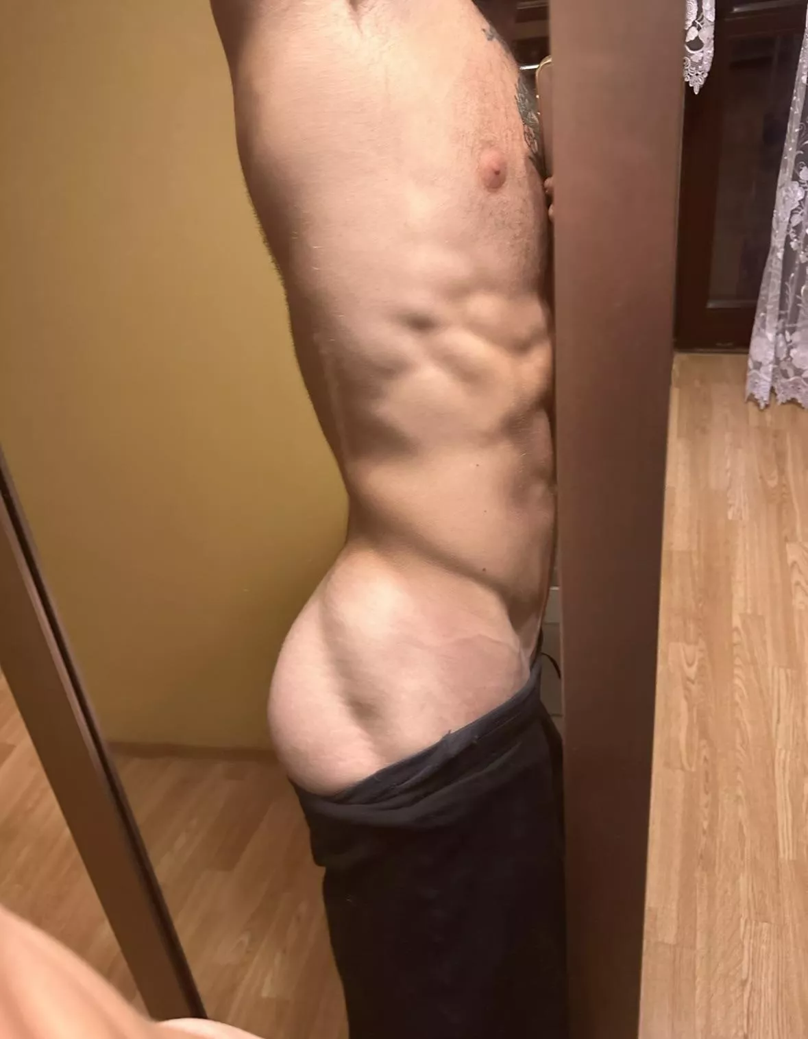 Do u like muscle butts?