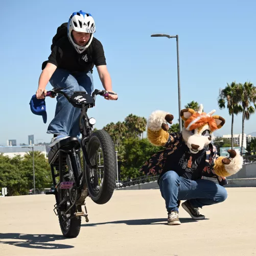Had a dude wheelie right in front of me. Hardest pic I have of me in suit. 🛵🤘