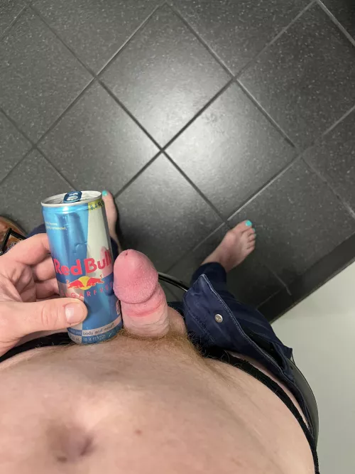 Half the size of a red bull 😜 3in hard!