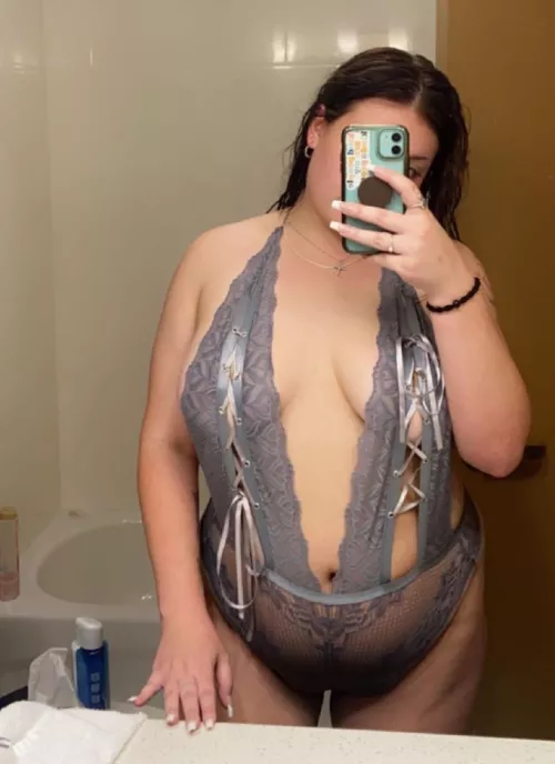 I can’t decide what style I like, what do you think? 🩶 (OC)