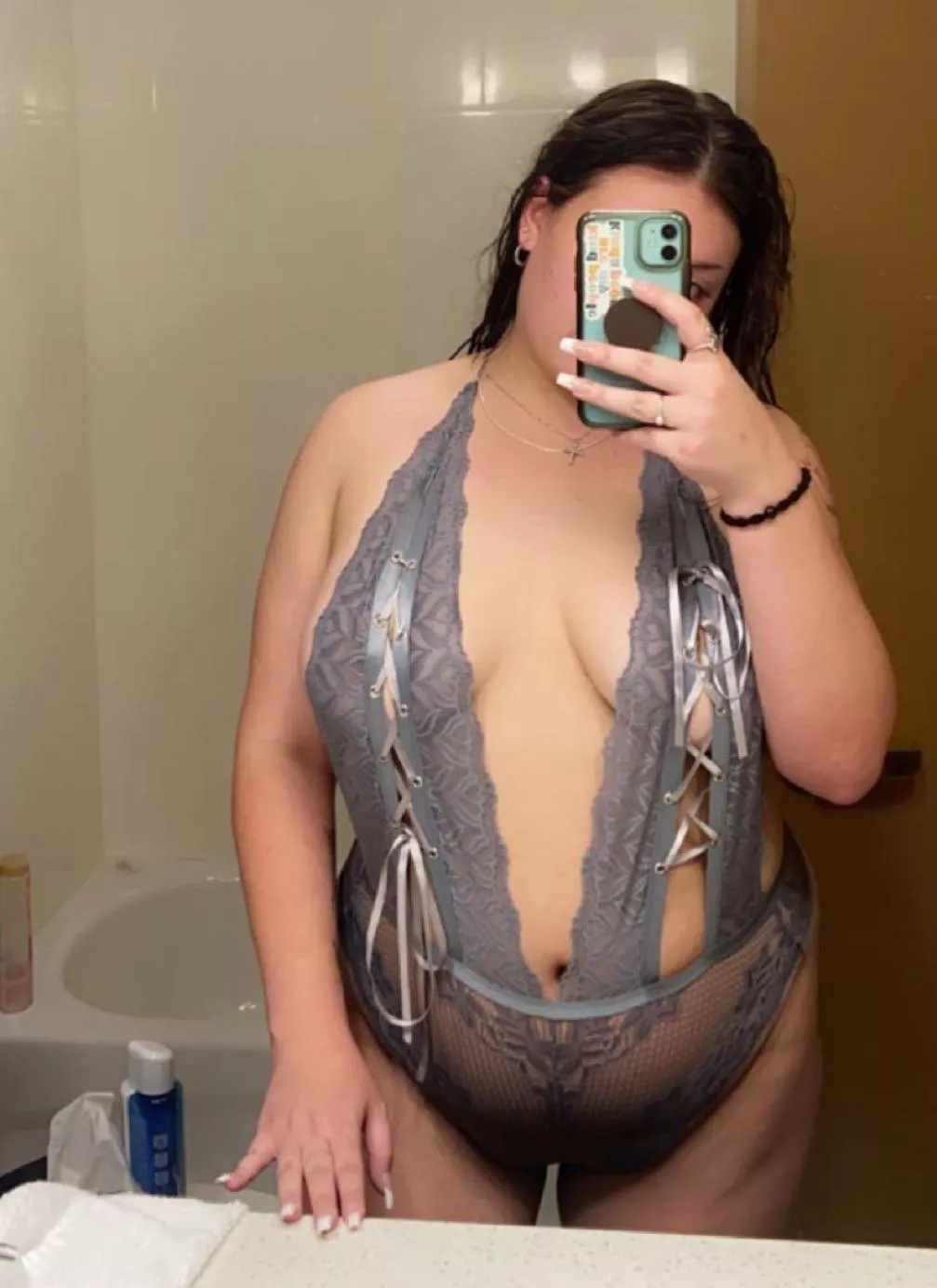 I can’t decide what style I like, what do you think? 🩶 (OC)