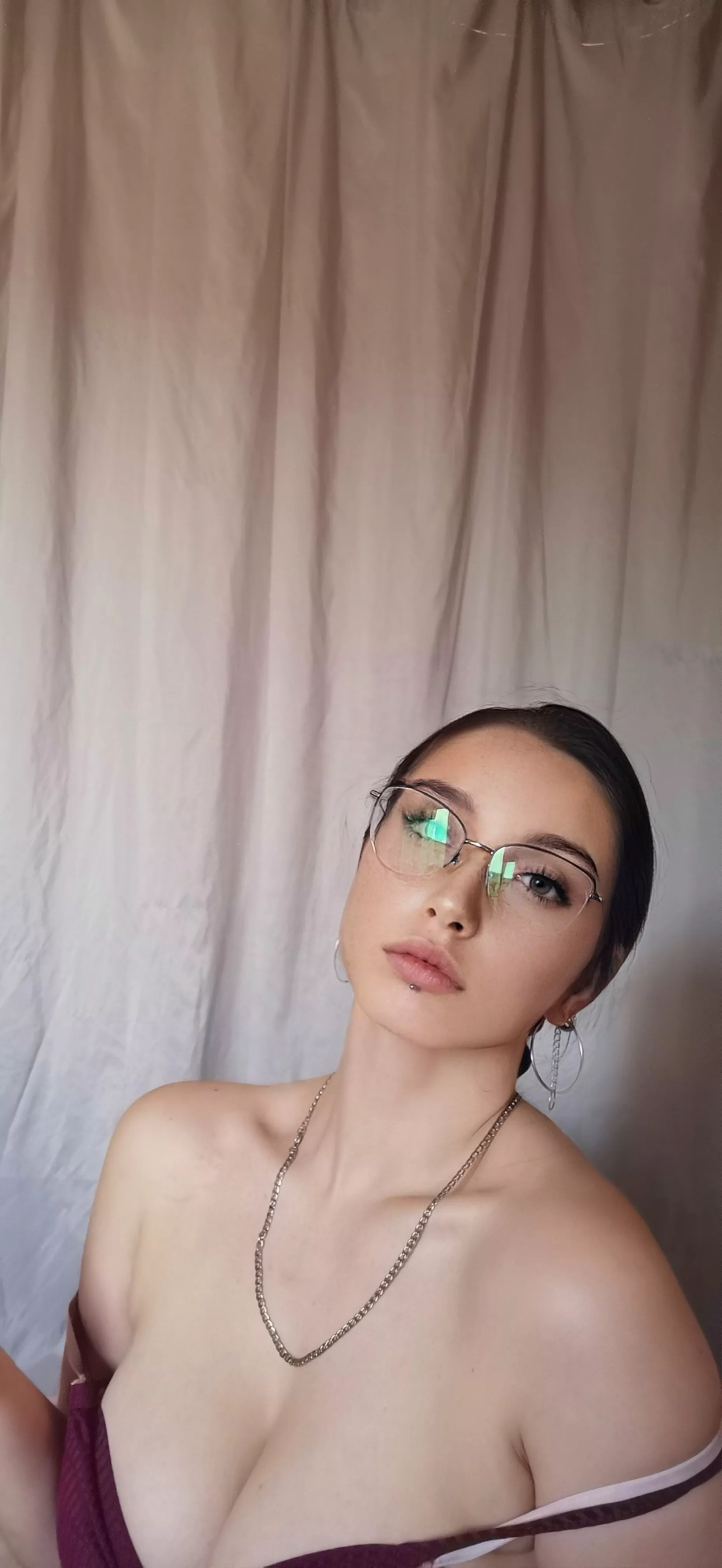 I think glasses make everything look sexier 😍