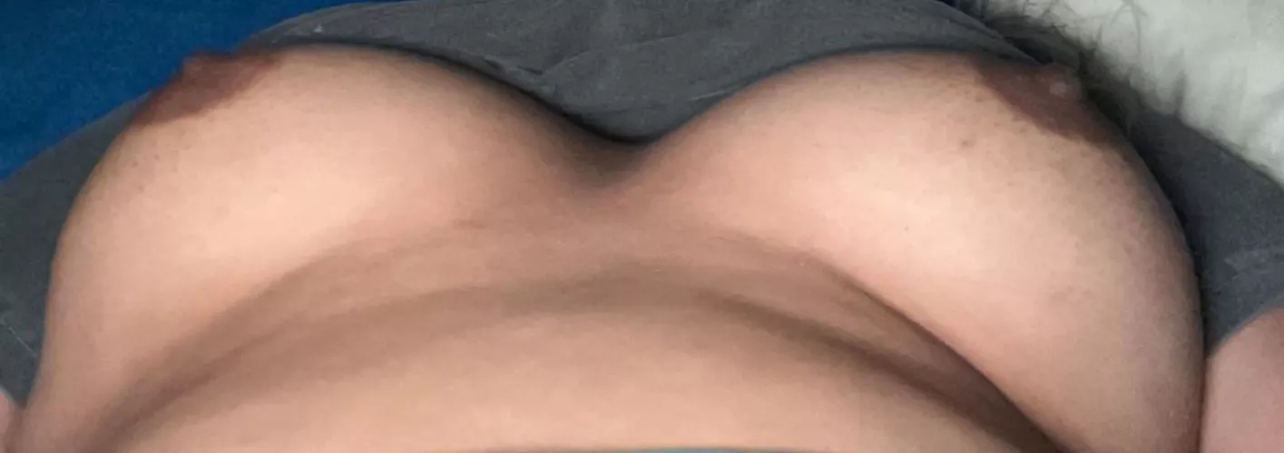 Imagine looking up at these titties while you eat me😍