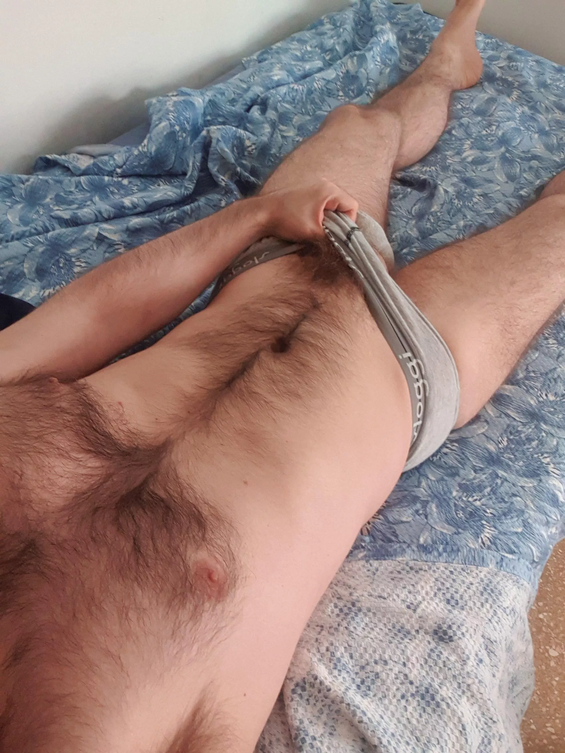 It's so nice to stay naked with the wind on the hair