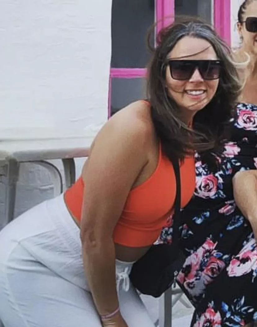 Looking for someone to trib and / or caption me :) here or Kik, it’s in the bio