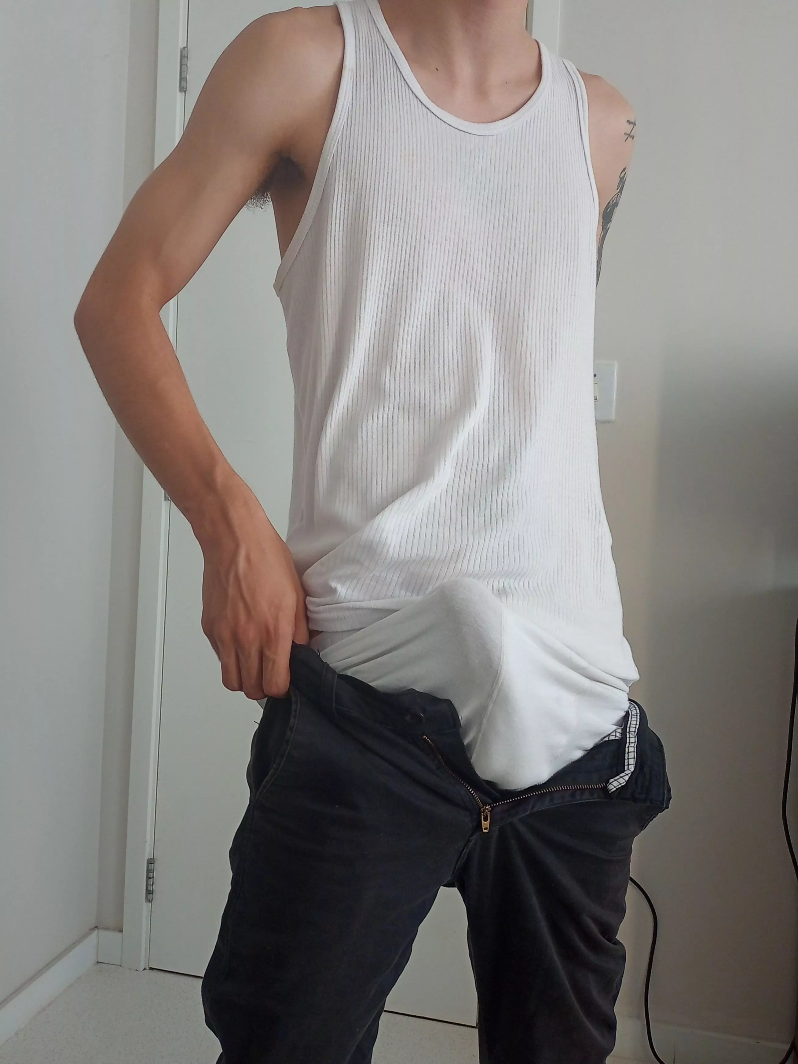so horny that is getting hard to put on my pants, can u help me?