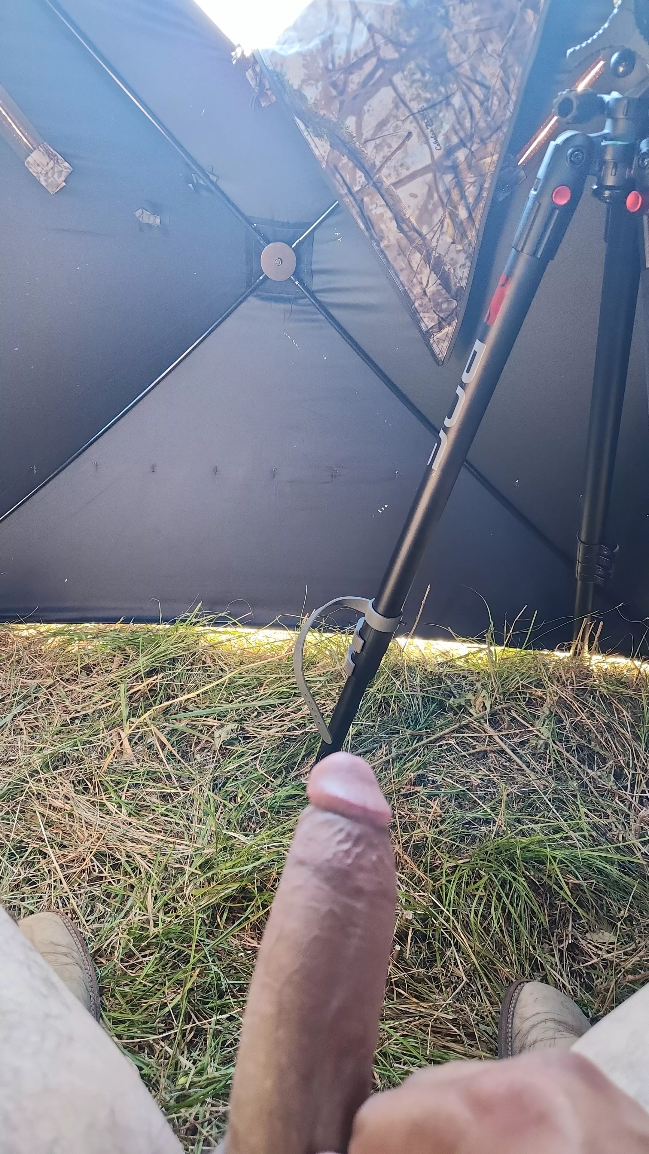 Wish another hunter would walk up on me and find me hard like this