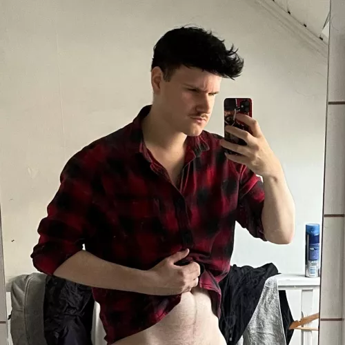 You guys liking the moustache?😘