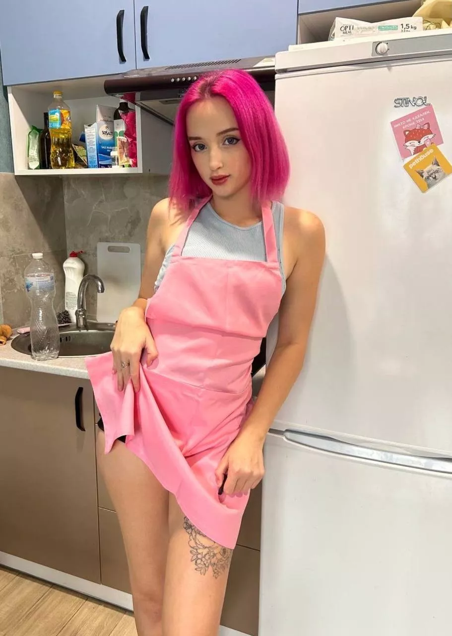 Do you like my matching hair and shirt?