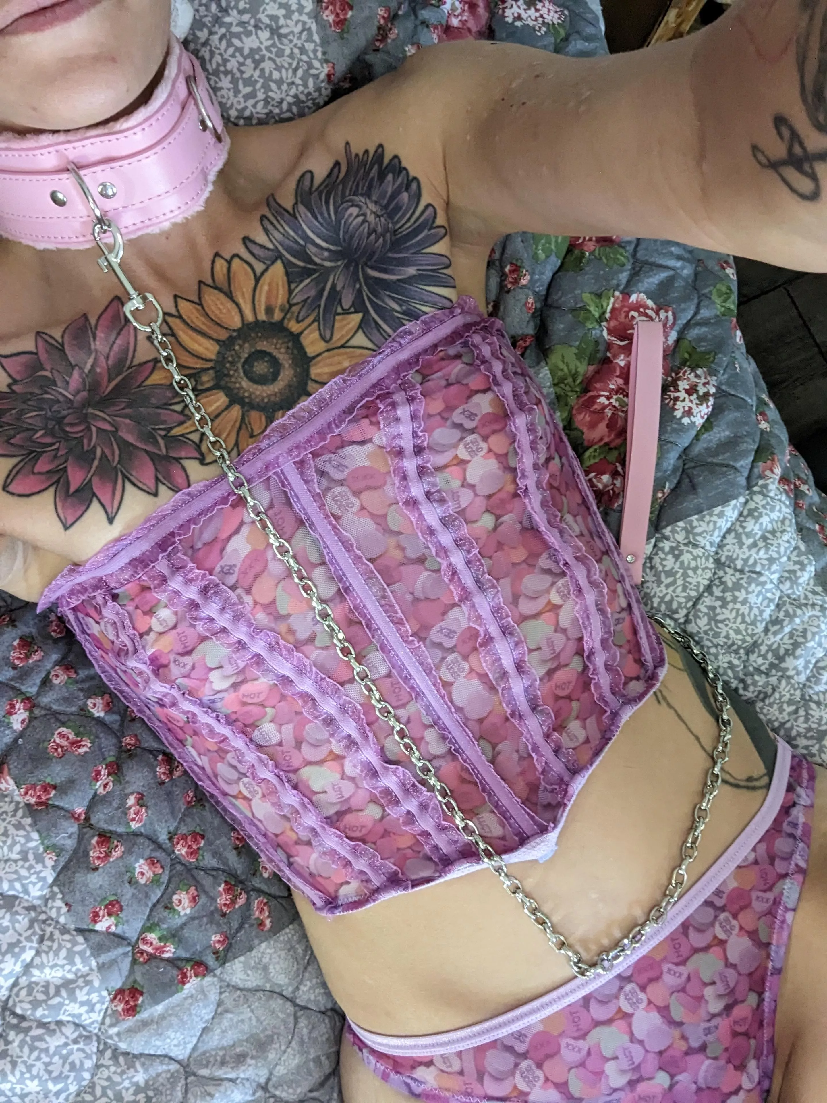 Do you like my pretty pink collar?